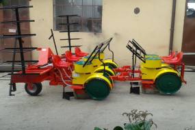 CARUSEL PLANTERS